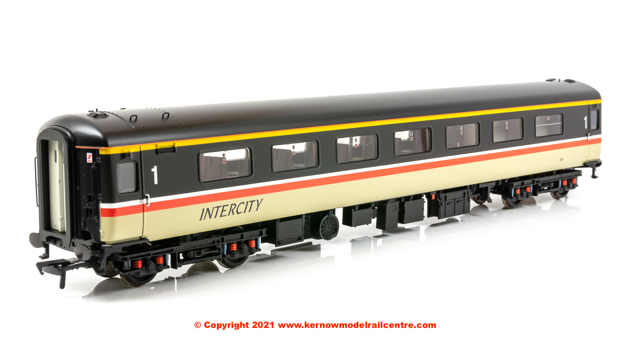 39-686 Bachmann BR MK2F RFB Restaurant First Buffet Coach number 1207 in InterCity livery